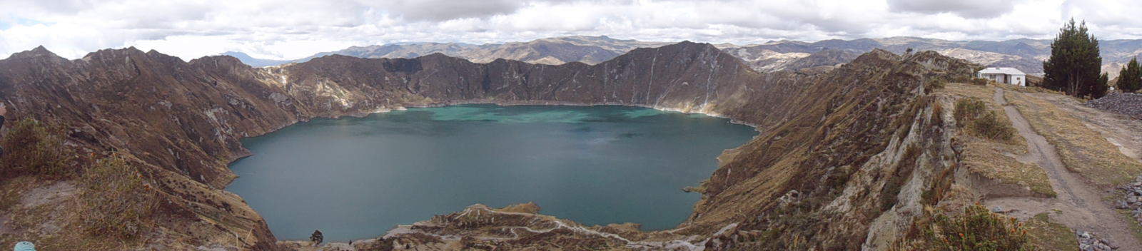 jazero v kratere sopky quilotoa ecuador